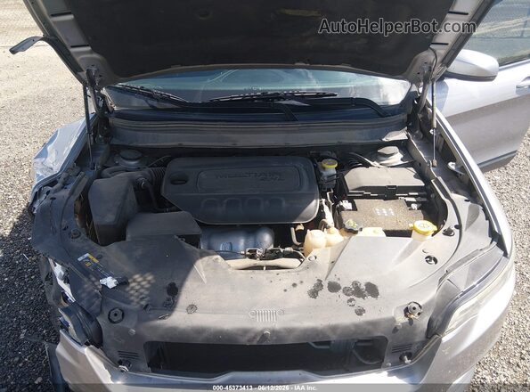 1C4PJLCB4MD112907 2021 JEEP CHEROKEE Silver Widok z tyłu