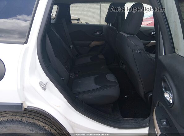 1C4PJLCB5JD580589 2018 JEEP CHEROKEE White VIN կոդի պիտակի տեսք