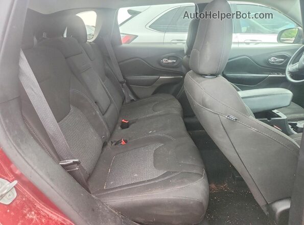1C4PJLCB5KD332229 2019 JEEP CHEROKEE Red უკანა სალონის ხედი