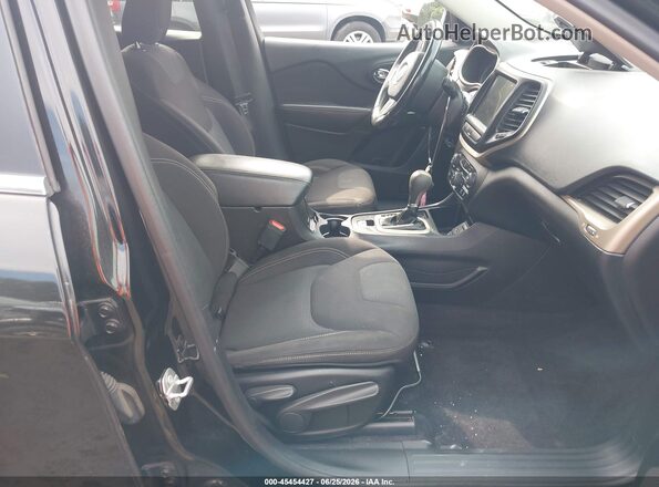 1C4PJLCB6HW540830 2017 JEEP CHEROKEE Black წინა სალონის ხედი