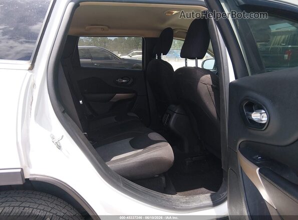 1C4PJLCB6JD566023 2018 JEEP CHEROKEE White VIN კოდის სტიკერის ხედი