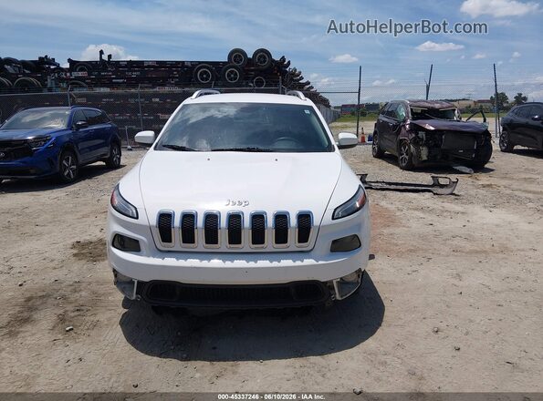 1C4PJLCB6JD566023 2018 JEEP CHEROKEE White უკანა სალონის ხედი