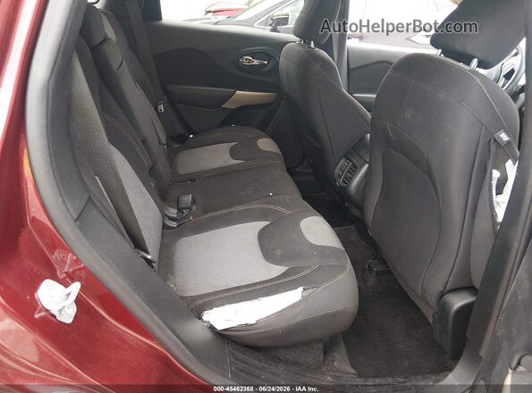1C4PJLCB6JD612188 2018 JEEP CHEROKEE Red Vista de la etiqueta del VIN