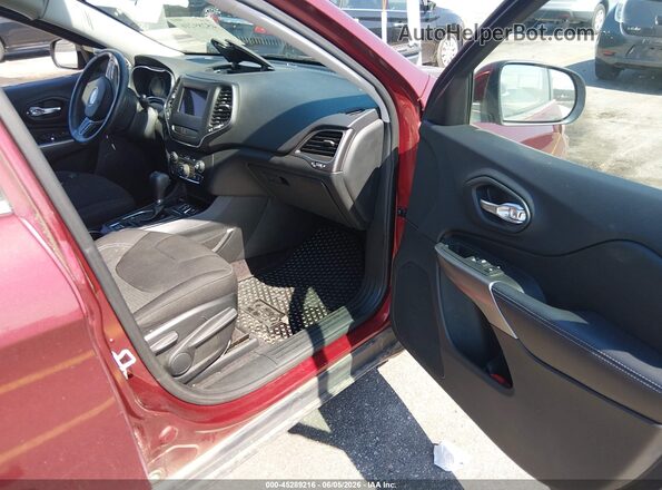 1C4PJLCB6KD108869 2019 JEEP CHEROKEE Burgundy Front interior view