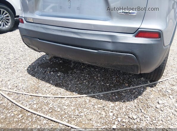 1C4PJLCB6KD266192 2019 JEEP CHEROKEE Silver Widok z przodu