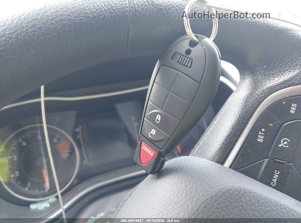 1C4PJLCB6KD344793 2019 JEEP CHEROKEE Gray წინა პანელის ხედი