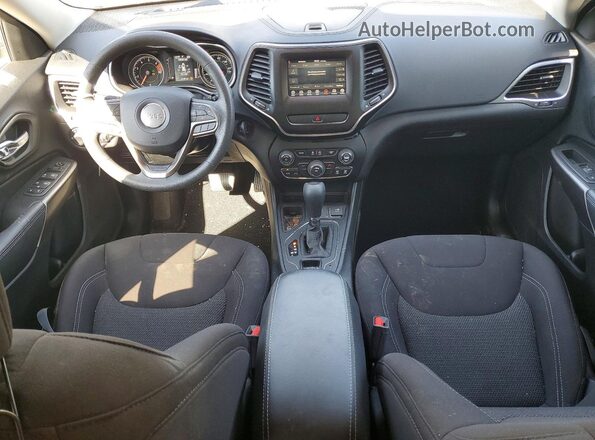 1C4PJLCB7LD553560 2020 JEEP CHEROKEE Silver Widok deski rozdzielczej