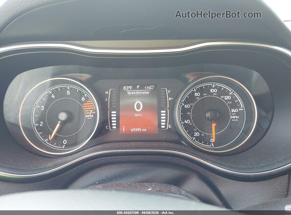 1C4PJLCB7LD645820 2020 JEEP CHEROKEE Black Vista de los asientos traseros