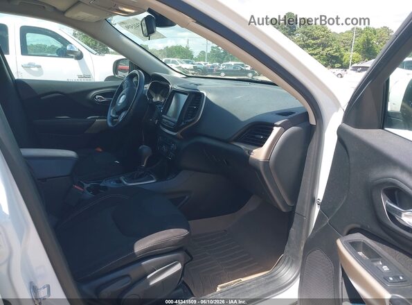 1C4PJLCB8HD232943 2017 JEEP CHEROKEE White წინა სალონის ხედი
