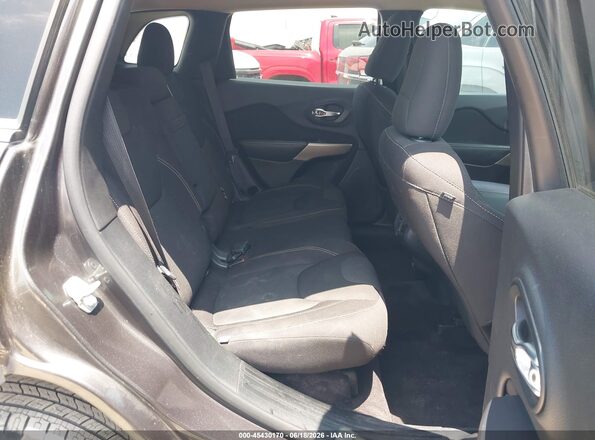 1C4PJLCB8HW640475 2017 JEEP CHEROKEE Серый Вид наклейки с VIN-кодом