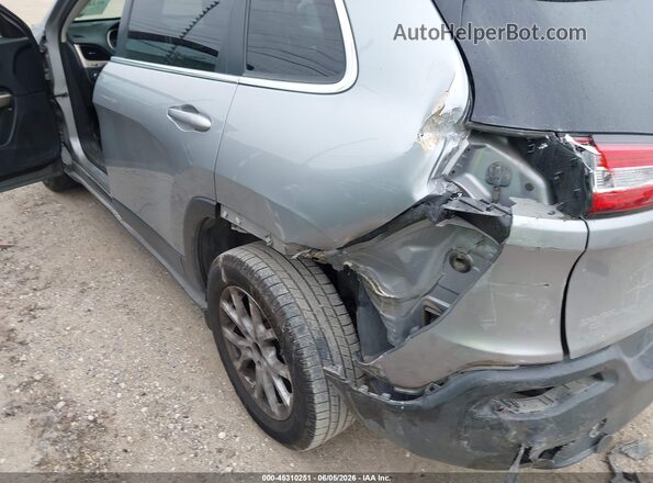 1C4PJLCB8HW641920 2017 JEEP CHEROKEE Silver Դիմացի տեսք