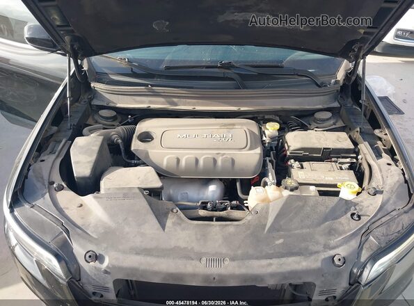 1C4PJLCB8KD149942 2019 JEEP CHEROKEE Black Widok z tyłu