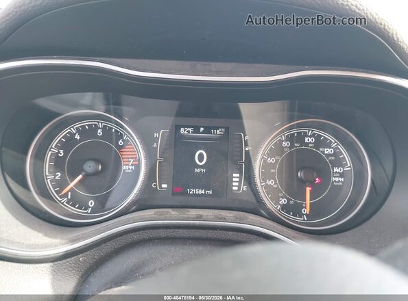 1C4PJLCB8KD149942 2019 JEEP CHEROKEE Black Widok tylnych siedzeń