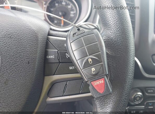 1C4PJLCB8KD382073 2019 JEEP CHEROKEE Silver Առջևի վահանակի տեսք