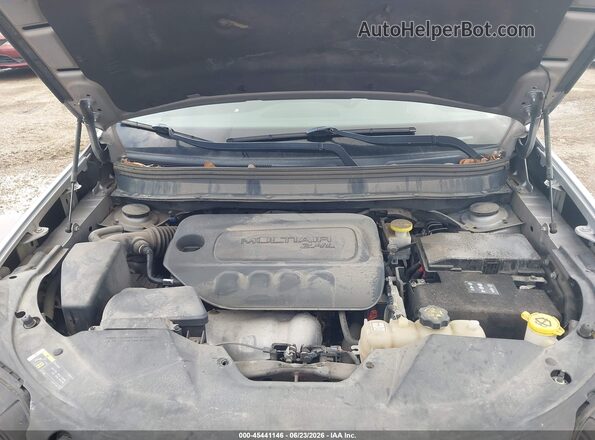 1C4PJLCB8KD382073 2019 JEEP CHEROKEE Silver Հետևի տեսք