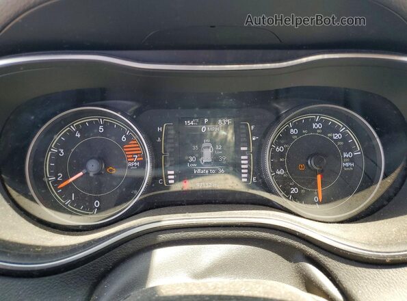 1C4PJLCB8LD586387 2020 JEEP CHEROKEE Red ხელსაწყოთა პანელის ხედი