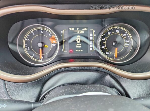 1C4PJLCB9HD221501 2017 JEEP CHEROKEE Silver ხელსაწყოთა პანელის ხედი
