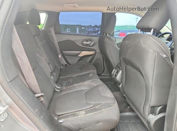 1C4PJLCB9HD221501 2017 JEEP CHEROKEE Silver უკანა სალონის ხედი
