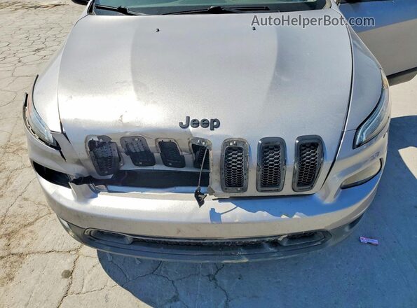 1C4PJLCB9JD576786 2018 JEEP CHEROKEE Silver 