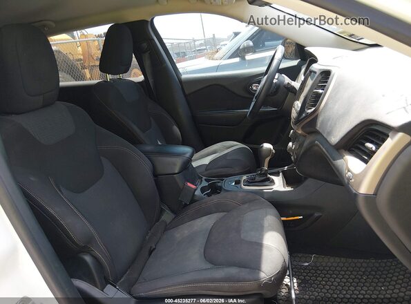 1C4PJLCBXGW352049 2016 JEEP CHEROKEE White Вид салону спереду