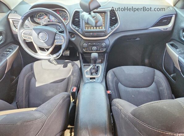 1C4PJLCBXHW592090 2017 JEEP CHEROKEE Красный Вид панели приборов