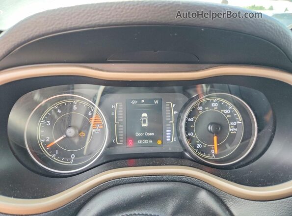 1C4PJLCBXJD605924 2018 JEEP CHEROKEE Black ხელსაწყოთა პანელის ხედი
