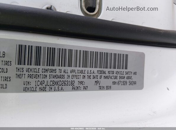 1C4PJLCBXKD263182 2019 JEEP CHEROKEE White ძრავის განყოფილების ხედი