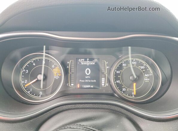 1C4PJLCBXKD340343 2019 JEEP CHEROKEE White ხელსაწყოთა პანელის ხედი