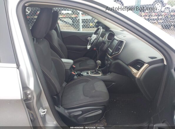 1C4PJLCS8GW171497 2016 JEEP CHEROKEE Gray Widok wnętrza z przodu