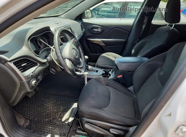 1C4PJLCX1KD145663 2019 JEEP CHEROKEE Белый Вид салона спереди