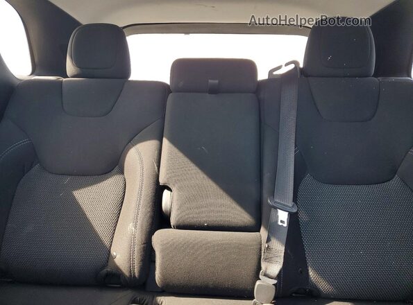 1C4PJLCX9KD439747 2019 JEEP CHEROKEE Silver უკანა სავარძლების ხედი