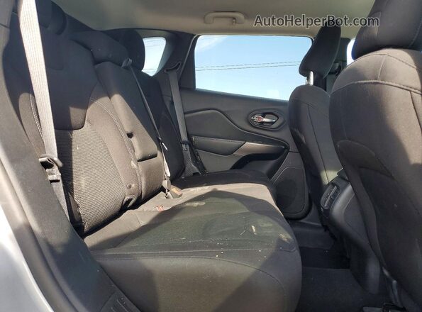 1C4PJLCX9KD439747 2019 JEEP CHEROKEE Silver უკანა სალონის ხედი