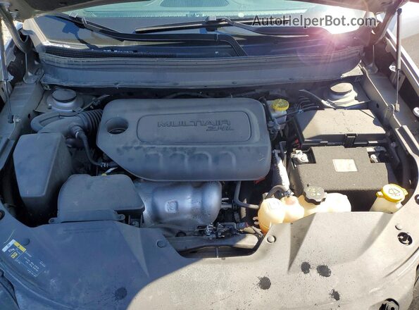 1C4PJLDB1KD242218 2019 JEEP CHEROKEE Серебряный Вид подкапотного пространства