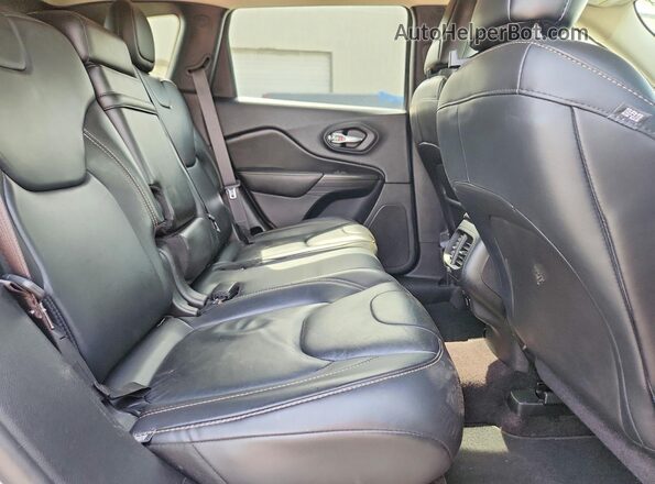 1C4PJLDB3HW566039 2017 JEEP CHEROKEE Silver Vista de los asientos traseros