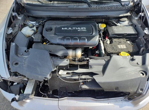 1C4PJLDB3HW566039 2017 JEEP CHEROKEE Silver Vista interior trasera