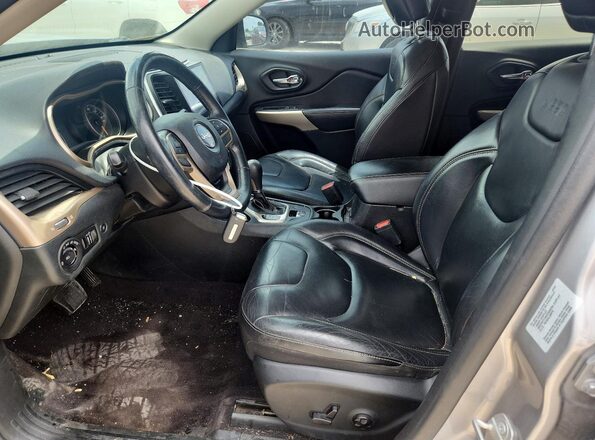 1C4PJLDB4JD528255 2018 JEEP CHEROKEE Silver Սալոնի դիմացի տեսք