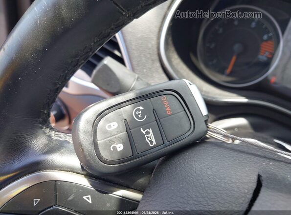 1C4PJLDB5KD170262 2019 JEEP CHEROKEE Gray Առջևի վահանակի տեսք