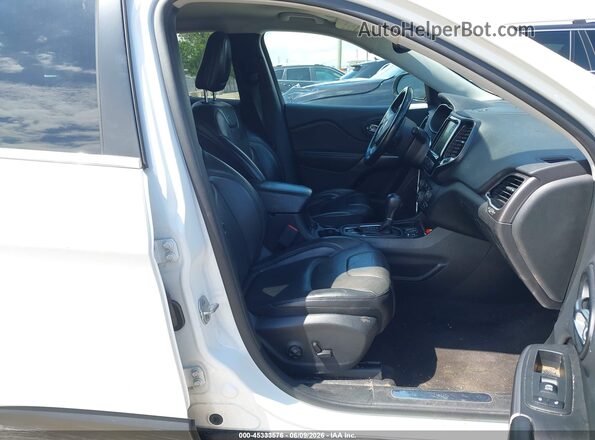 1C4PJLDB5KD209643 2019 JEEP CHEROKEE Белый Вид салона спереди