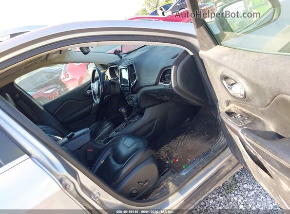 1C4PJLDX6KD171691 2019 JEEP CHEROKEE Silver Vista interior delantera