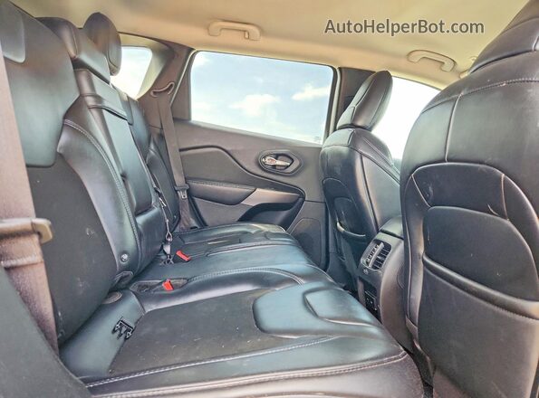 1C4PJLLB0KD185415 2019 JEEP CHEROKEE Red Rear interior view