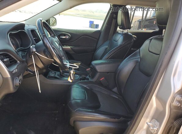 1C4PJLLB2KD164243 2019 JEEP CHEROKEE Silver Widok wnętrza z przodu