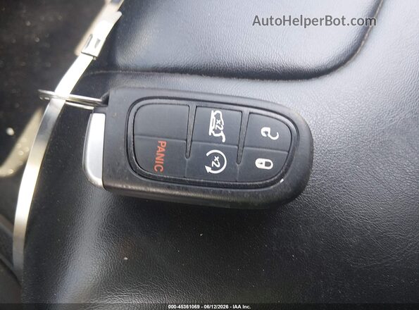 1C4PJLLB2KD176277 2019 JEEP CHEROKEE Red Widok deski rozdzielczej