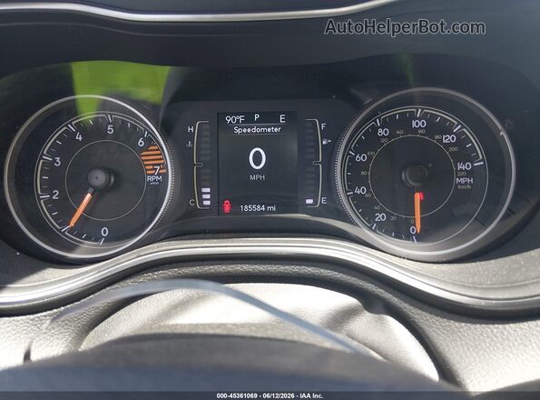 1C4PJLLB2KD176277 2019 JEEP CHEROKEE Red Widok tylnych siedzeń