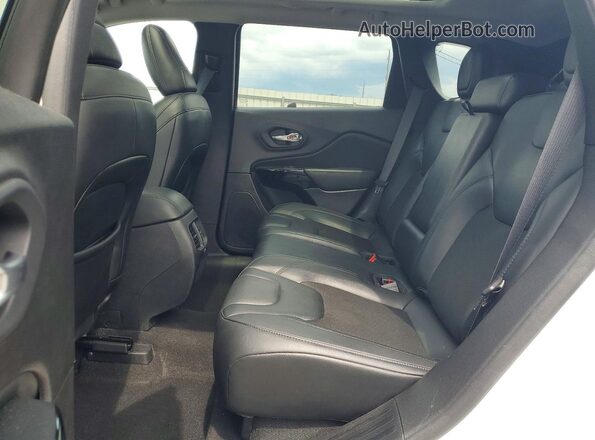 1C4PJLLB2MD251546 2021 JEEP CHEROKEE White Widok wnętrza z tyłu