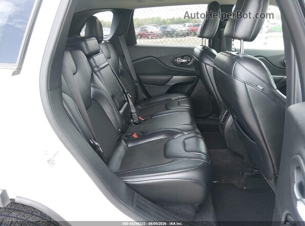 1C4PJLLB3KD205057 2019 JEEP CHEROKEE White VIN sticker view