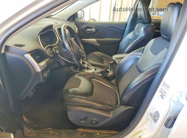 1C4PJLLB4JD590644 2018 JEEP CHEROKEE Белый Вид салона спереди