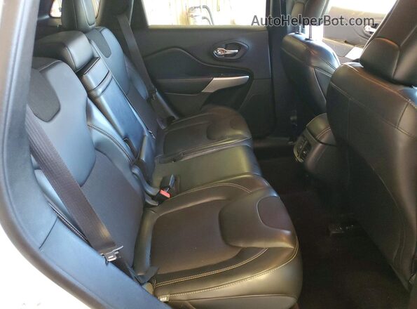 1C4PJLLB4JD590644 2018 JEEP CHEROKEE Белый Вид задней части салона