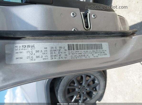1C4PJLLB4JD621682 2018 JEEP CHEROKEE Silver Vista del compartimento del motor