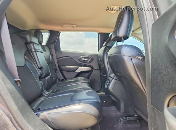 1C4PJLLB4JD621827 2018 JEEP CHEROKEE Gray უკანა სავარძლების ხედი