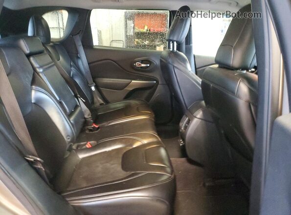 1C4PJLLB4KD226452 2019 JEEP CHEROKEE Бежевый Вид задней части салона